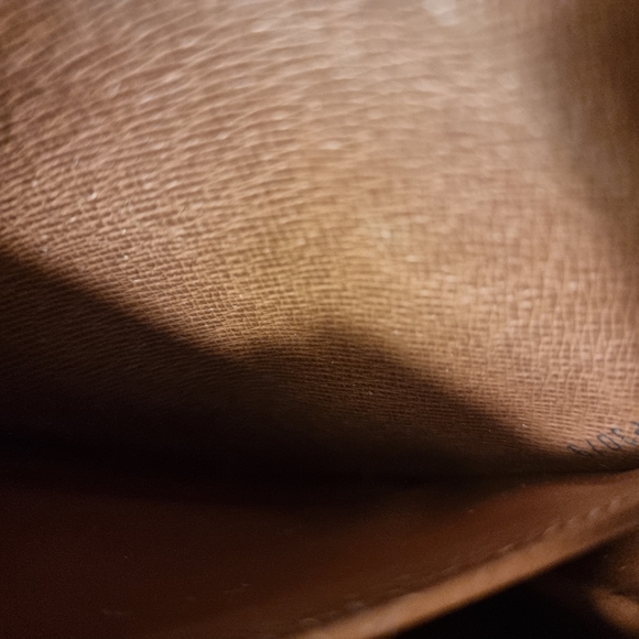 EUC Louis Vuitton Tivoli Monogram wallet - Picture 13 of 13